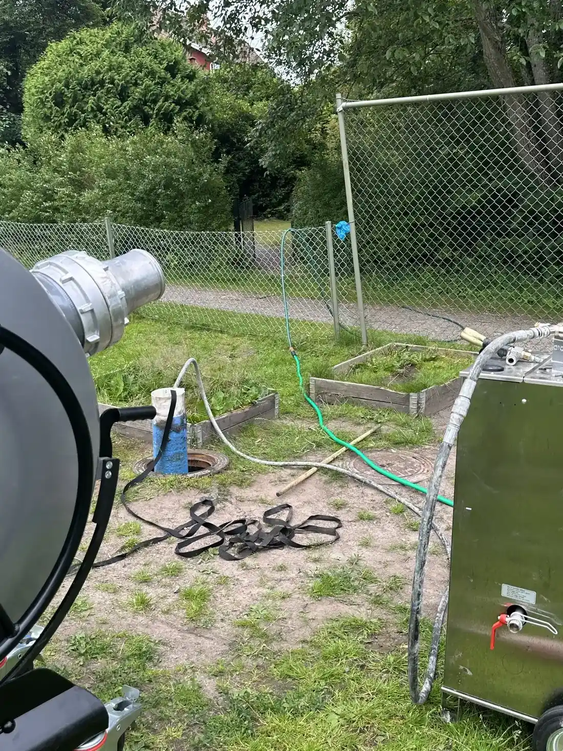 Reliningutrustning ansluten till befintlig brunn i Ljungskile